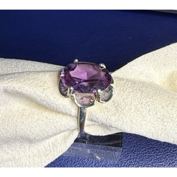 Vintage Sterling Silver Amethyst Ring UTC 925 Oval Petal Setting Size 7.75 - Picture 2 of 12